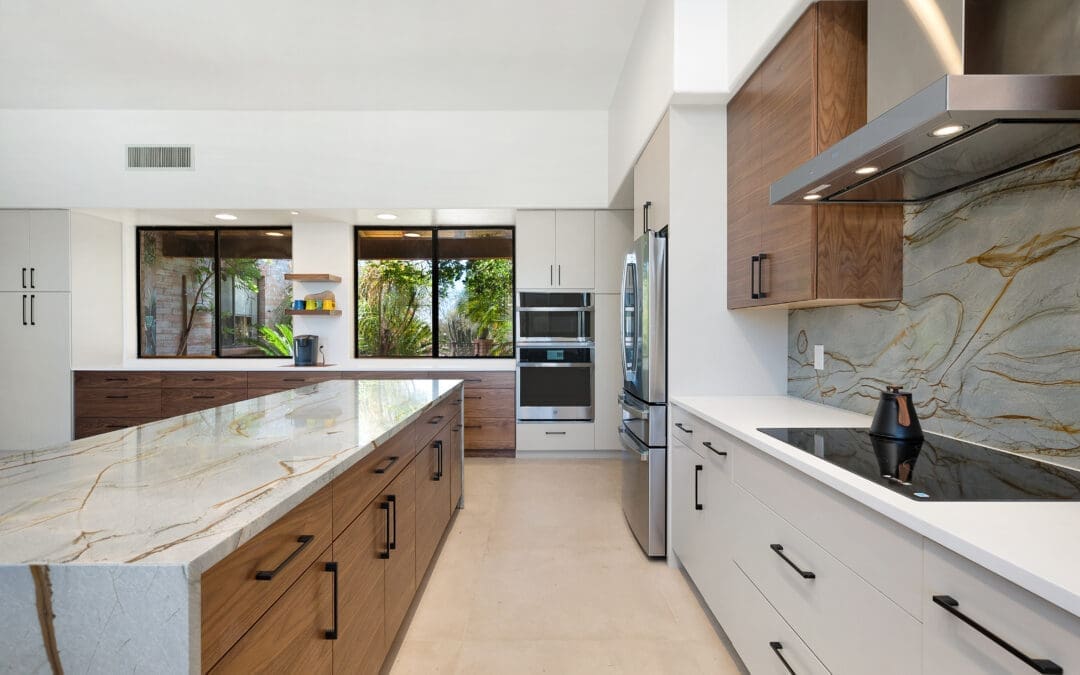 Mixing Cabinet Colors for a Modern Kitchen Look